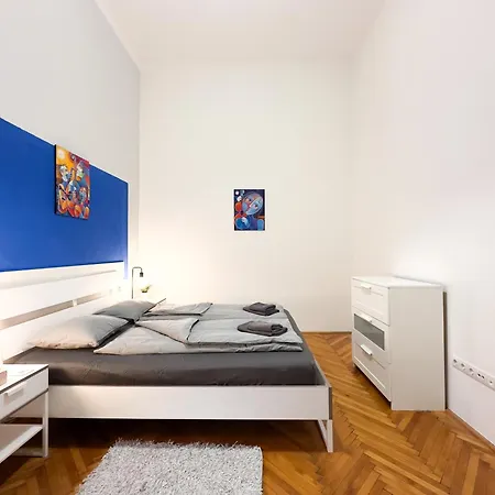 Stylish 1br With Ac In The Heart Of -skyline House
