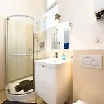 Stylish 1br With Ac In The Heart Of -skyline House