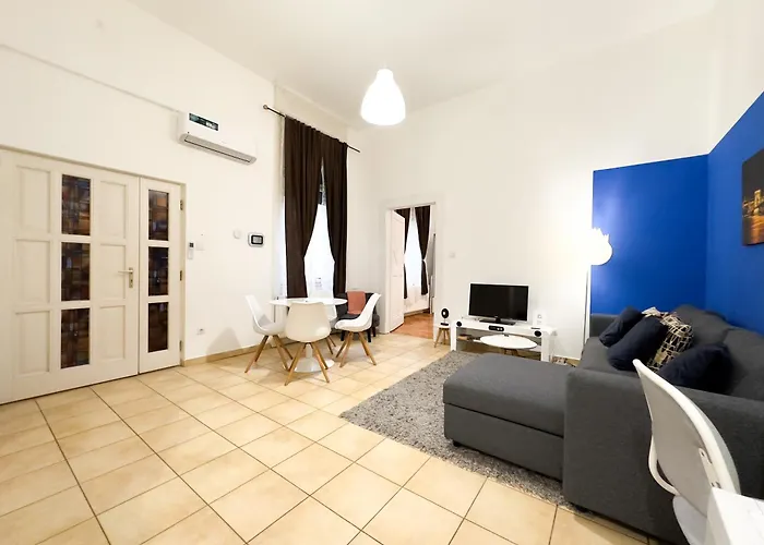 Stylish 1br With Ac In The Heart Of -skyline House * Budapest