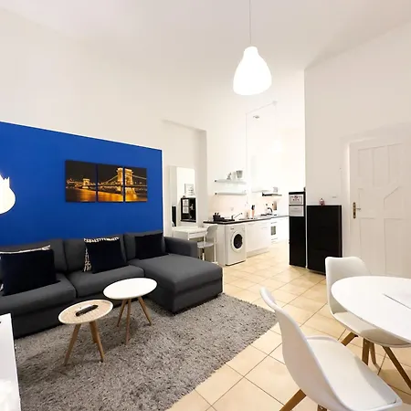 Stylish 1br With Ac In The Heart Of -skyline House Apartmán